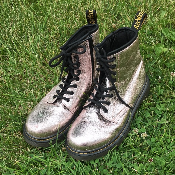 Dr. Martens Crinkle Metallic Lace Up Boots Size 5 Girls in Pink Disco Crinkle - Picture 2 of 11